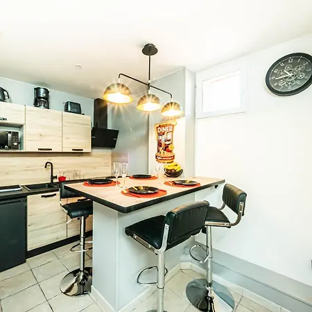 Centre Historique - Free Parking - Self Checkin - Wifi - Industriel - Sleepntripbeziers Apartment