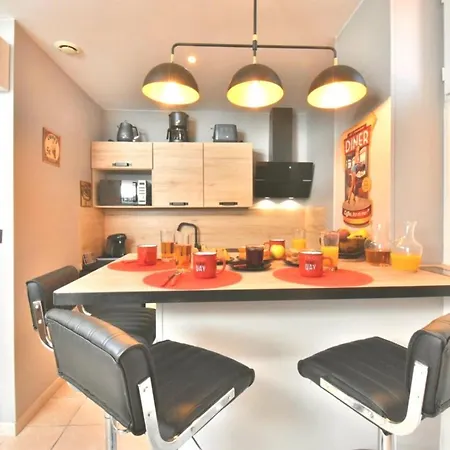 Apartment Centre Historique - Free Parking - Self Checkin - Wifi - Industriel - Sleepntripbeziers *