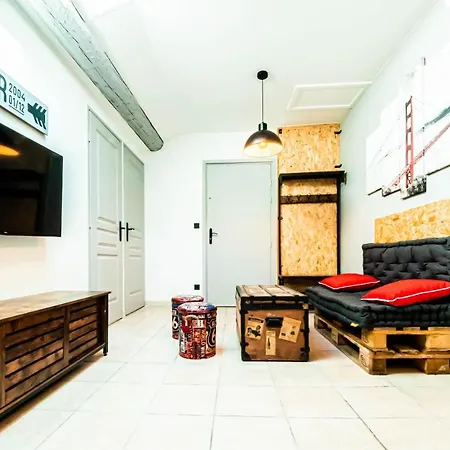 Centre Historique - Free Parking - Self Checkin - Wifi - Industriel - Sleepntripbeziers Beziers