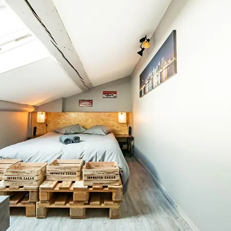 Apartment Centre Historique - Free Parking - Self Checkin - Wifi - Industriel - Sleepntripbeziers Beziers